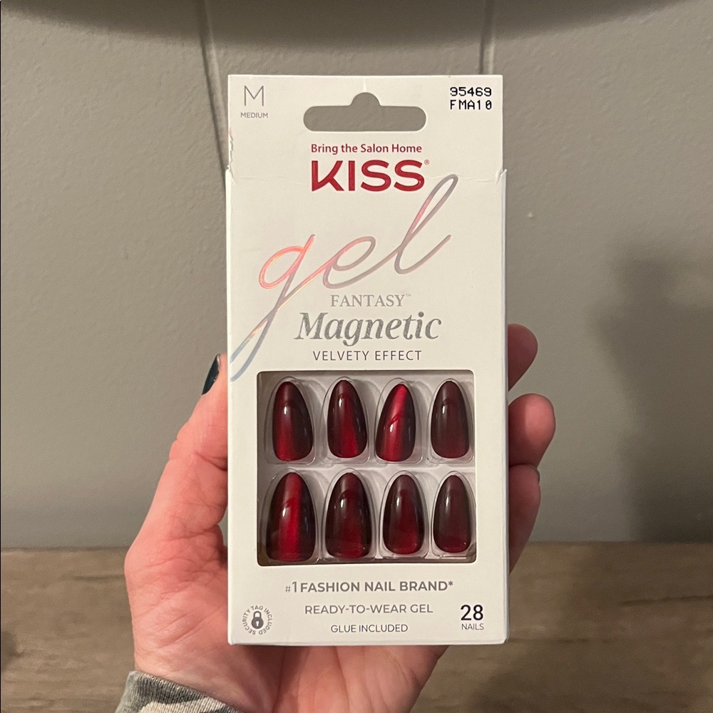 KISS Gel Fantasy Magnetic Deep Red Nails
